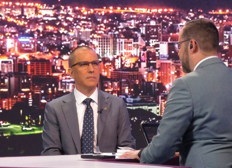 mippci_ven's tweet photo. #NotiMippCI 📰🗞| Diputado Jorge Arreaza insta a proteger al Gobierno para defender la estabilidad de la República

Lea más ⏩ https://t.co/XbFvYbYMSs https://t.co/YnXPl2sBdO