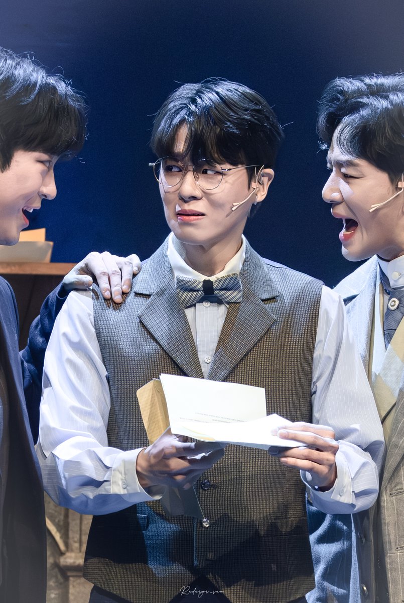 sojoons_'s tweet photo. 260524밤 디아길레프
M02. 발레 뤼스

디아길레프 役 #김종구
브누아 役 #김재한
스트라빈스키 役 #박선영

..........(((강요당한싸인아님 https://t.co/QMC7VTaT2P