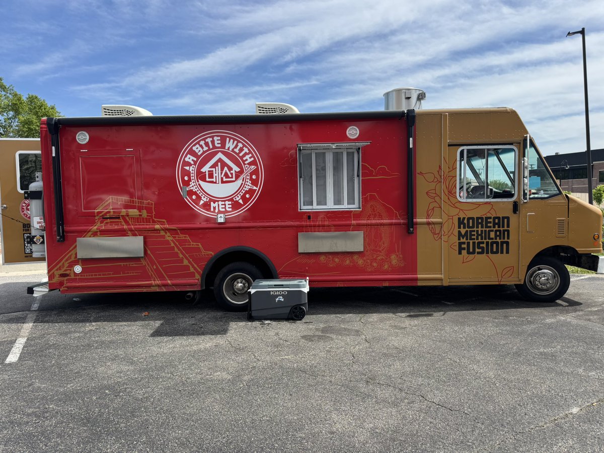 abitewithmee's tweet photo. ready for service in t minus 15 mins. come check us out on the lasalle side of the commerce plaza. https://t.co/iqGaHQ6gZZ