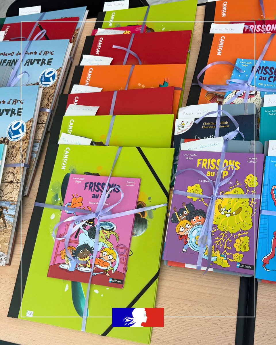 Prefet07's tweet photo. #RemisedePrix #Jeunesse | Mise à l'honneur de 25 jeunes lauréats Ardéchois au concours scolaire de l'AMOPA 07 !

Ce mercredi 27 mai, Guillem Gervilla, directeur de cabinet a présidé la cérémonie de remise des prix des concours scolaires 2025-2026 de l’AMOPA, qui s'est tenue en présence de Marianne Ladet, présidente de l'AMOPA Ardèche et de Delannay Anna, secrétaire générale de la Direction des services départementaux de l'Éducation nationale en Ardèche, dans les locaux du Conseil Départemental.

"Aujourd'hui nous honorons 25 jeunes talents de l’école primaire au lycée ; des élèves qui ont choisi de faire bien plus que ce qu'on attendait d'eux. Ils ont écrit, créé, calculé, imaginé. Ils ont transformé des apprentissages en œuvres. Ils ont fait de la langue française un terrain de jeu et d'émotion, des mathématiques un langage universel. Je voudrais les féliciter très chaleureusement et également adresser des remerciements sincères aux enseignants car derrière chaque lauréat se trouve un professeur qui a cru, encouragé, guidé. Votre rôle est irremplaçable, et la République vous en est reconnaissante."

 👏 Félicitations à l’ensemble des lauréats, aux professeurs et bravo à l'AMOPA pour l'organisation du concours !
