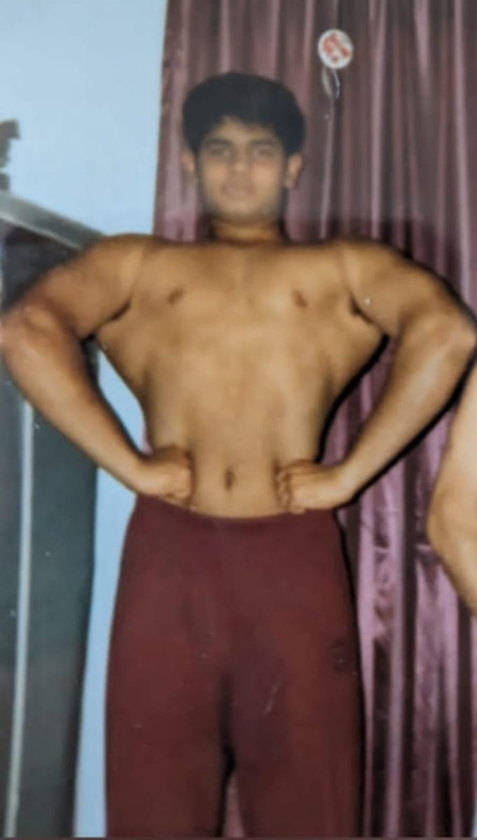 sarooshgull's tweet photo. 33 years apart. Same fire. 🔥

Kid from Lahore. Bronx apartment. Nothing but hunger.

The gym was the one thing I could control.

Still is.

The weights got heavier. So did life.

But that kid is still in me - proud of who we became. 💪

What have you never quit on? 👇 https://t.co/BH73U1nuDM