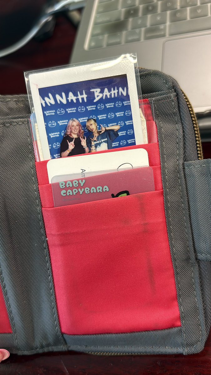 amddux04's tweet photo. @hannahhbbahng I carry us in my wallet btw cause it makes me so happy 💙🩵 https://t.co/g79JBYCL8n