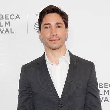 theegrandeheels's tweet photo. actor justin long will star in the “hate that i made you love me” music video

out on monday https://t.co/foZF1tQ20O