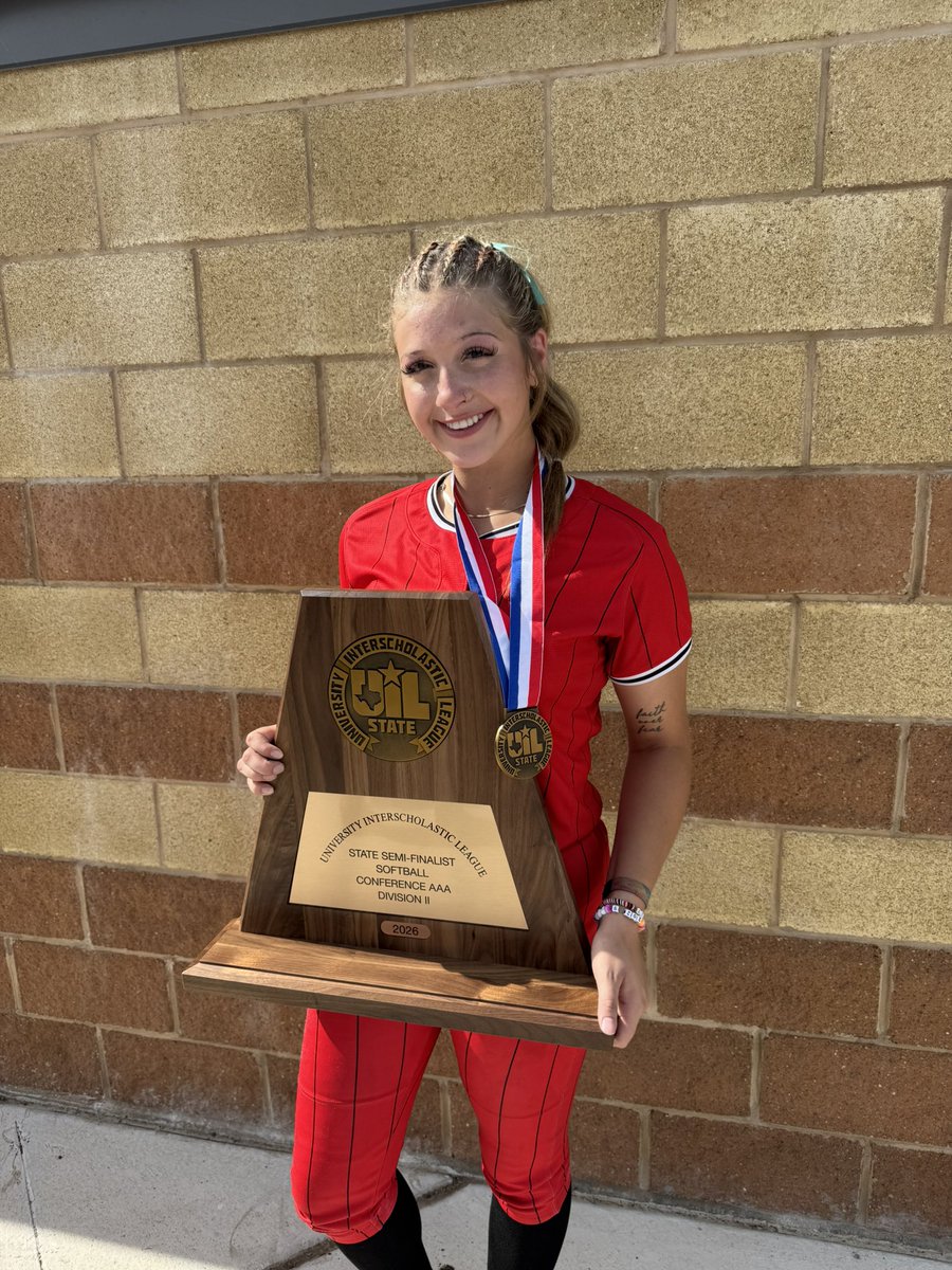 JacieRoden's tweet photo. Proud of my team making it to the State Semi-Finals! Even though we didn’t win we worked as a team and went done fighting! https://t.co/x99imv8fS7
