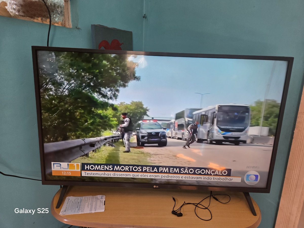 jeff030688's tweet photo. E a polícia mais covarde do estado do Rio de Janeiro ataca novamente parabéns @PMERJ por mais uma vez mostrar o quão despreparado são os seus PM, polícia covarde https://t.co/VxijGLD2bC