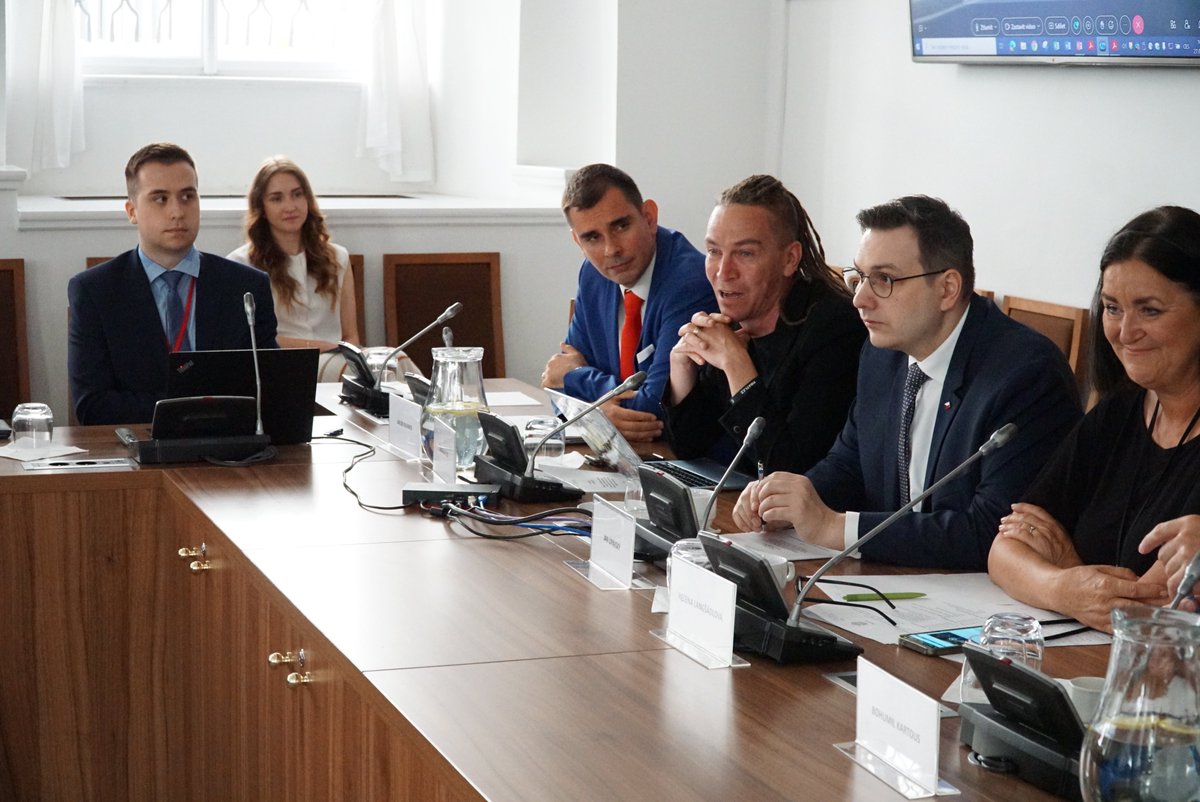 Ivan Bartoš tweet media