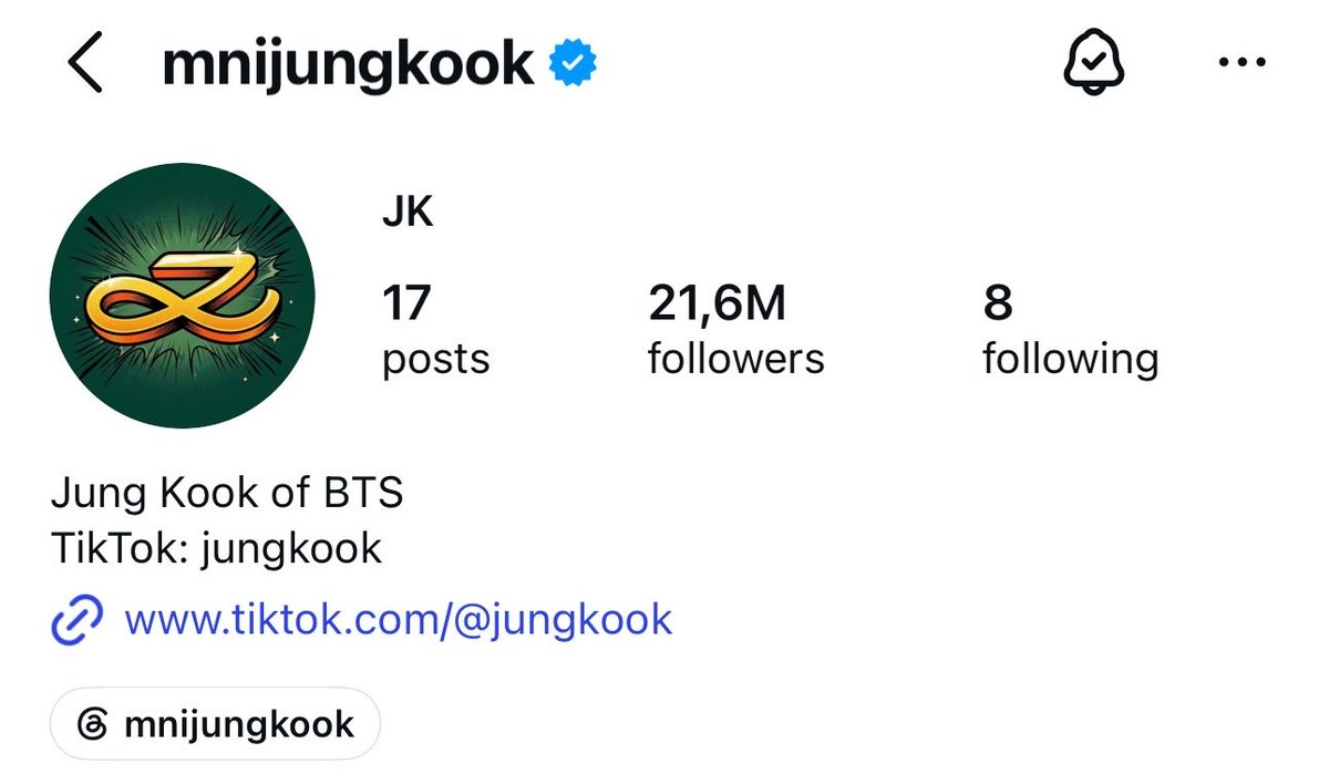 dailyjkpraise's tweet photo. mnijungkook is back ♡ https://t.co/HWGvAjTTcn