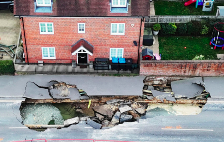 WkndPlaylist's tweet photo. Time to bring back an old feature (for a 3rd time) and a massive clue to this #WeekendPlaylist theme...😅
#NameThatHole 🕳️
Where is this hole located?🤔
(Clue: Hole first appeared in 2025) https://t.co/SwVjxJV122