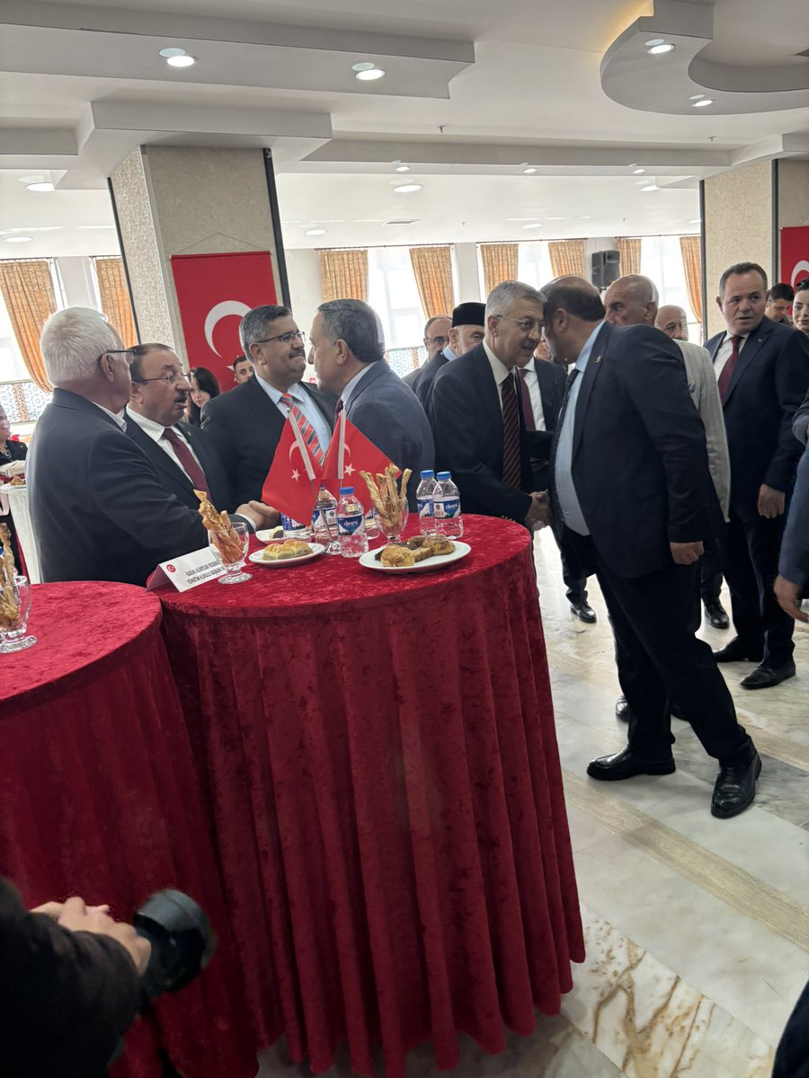 MS_Ozbek's tweet photo. Van valiliğimizin  düzenlediği Kurban bayramı proğramına katılım sağladım. https://t.co/Vj6gPQDdnr