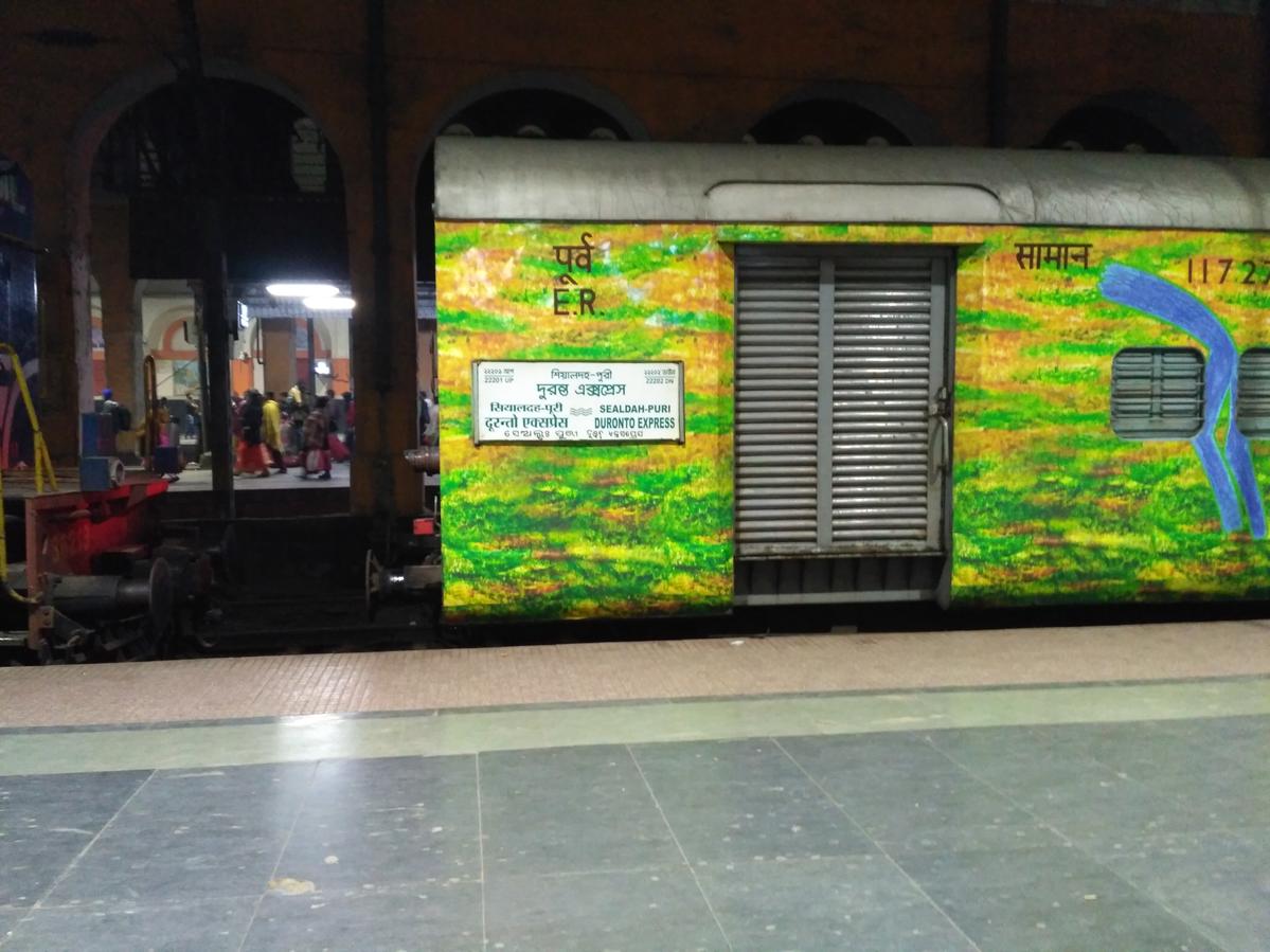 RpfKumar45158's tweet photo. @srdomkur @DRMKhurdaRoad I am looking forward to a positive response regarding this matter from Railway team which we used to get in ICF era according to the duronto Fare . Thank you
@DRMKhurdaRoad @srdomkur https://t.co/lgENlKI1wd