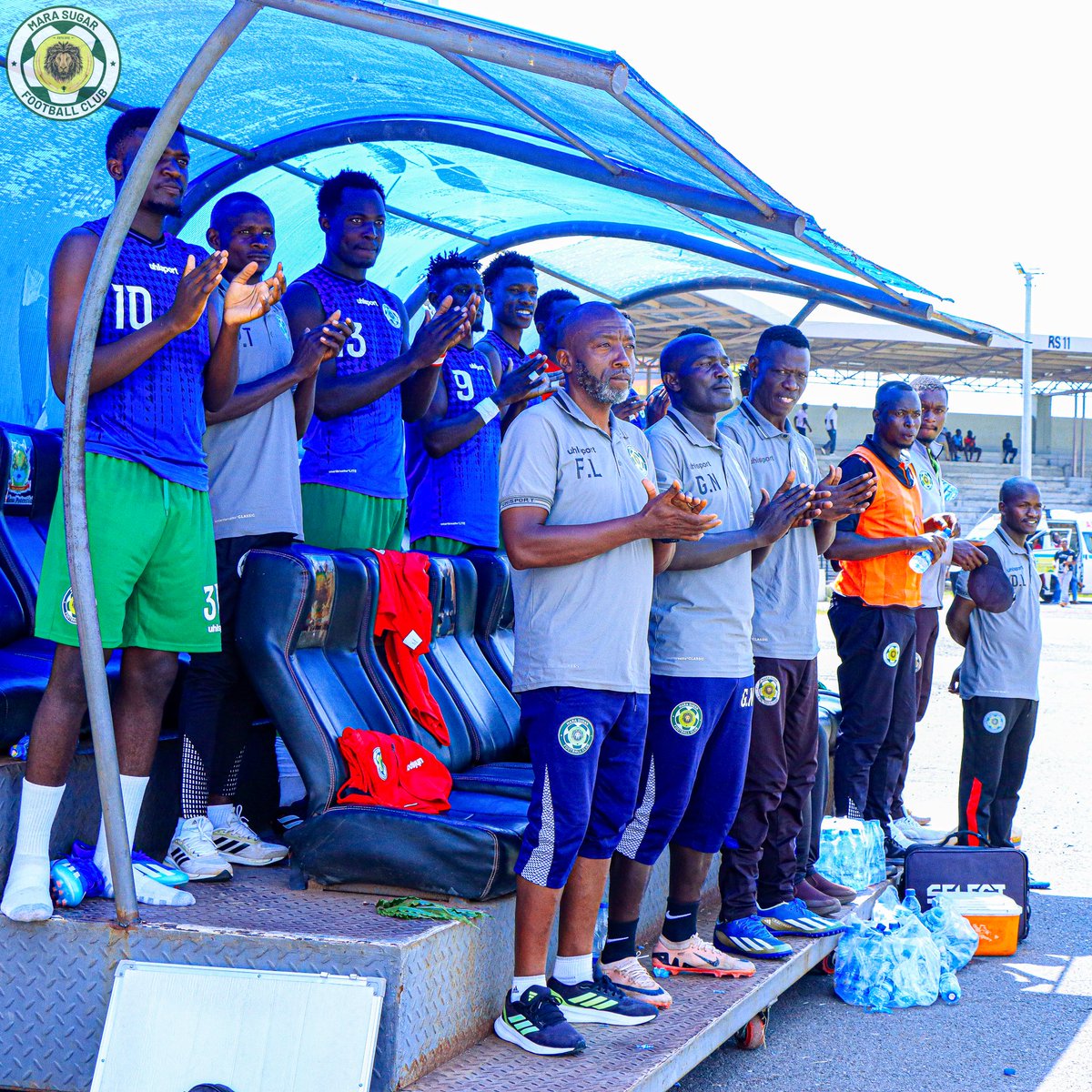MaraSugarfc's tweet photo. 🏆| Congratulations to Gor Mahia on being crowned the 2025/26 SportPesa League Champions.

We gave the Champions a well-deserved Guard of Honour before kick-off. Credit to the players,Technical bench and fans for a remarkable season. 💚🤝

#Footballwins
#MaraSugar✊ https://t.co/JoOSEE8JD2