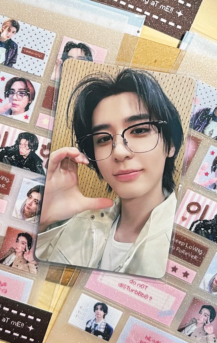 luminariessss's tweet photo. The idol              vs          The photocard https://t.co/FYctrKTg6Z