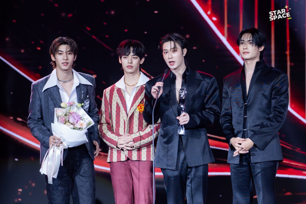 starspaceupdate's tweet photo. ยินดีกับ “DEXX” เข้ารับรางวัล T-POP ยอดนิยม ในงานประกาศรางวัล “คมชัดลึก อวอร์ด ครั้งที่ 22” 🏆🌟

#auautnp #JamesSu #mynameis_yim #TUTOR_DEXX 
#TutorKrp #twnpich #porsuppakarn 
#DEXX #DEXXth 
#KCLAWARDS2026
#คมชัดลึกอวอร์ดครั้งที่22 https://t.co/QlVFCxNh2j