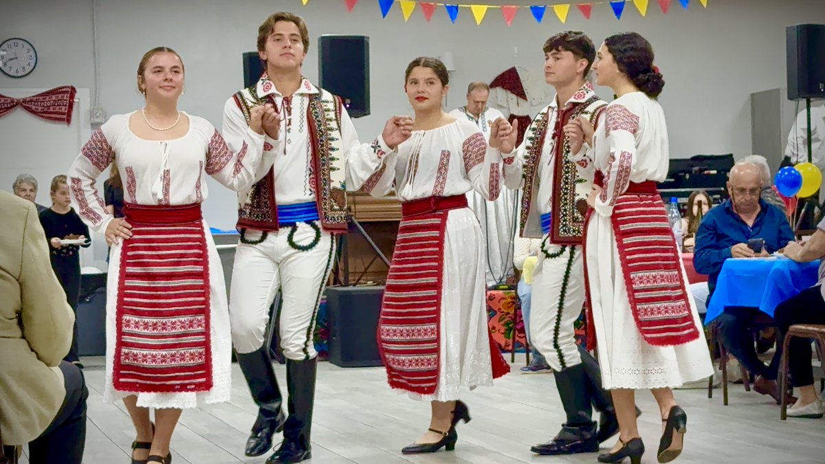 luca_erazo's tweet photo. Celebrating my Romanian heritage through traditional #Romanian folk dance 🇷🇴 https://t.co/88MaitDozK
