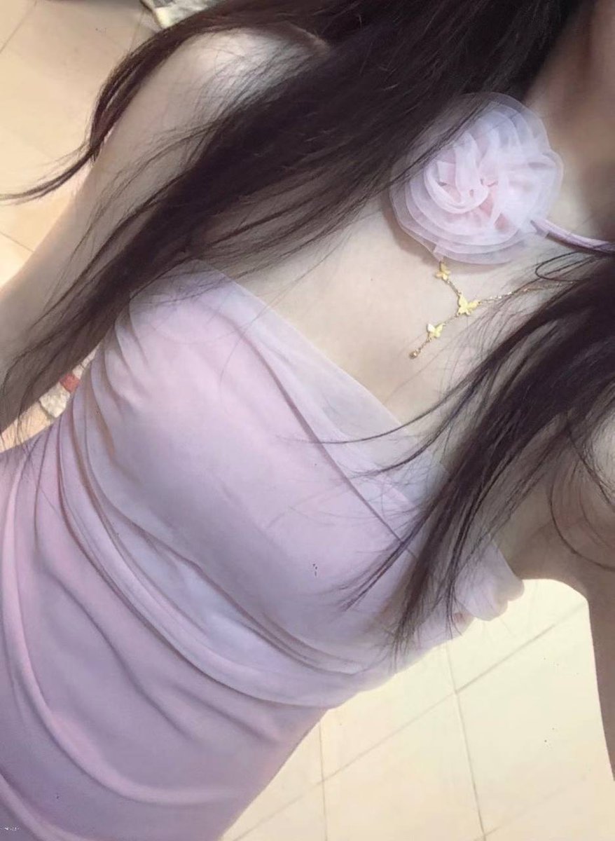 Izzy_Lovatic's tweet photo. 想问一下  是不是打飞机要比做更舒服呢 ？  现在很多有老婆的 宁愿打飞机也不愿意做了。。。 https://t.co/kzEGKOF921