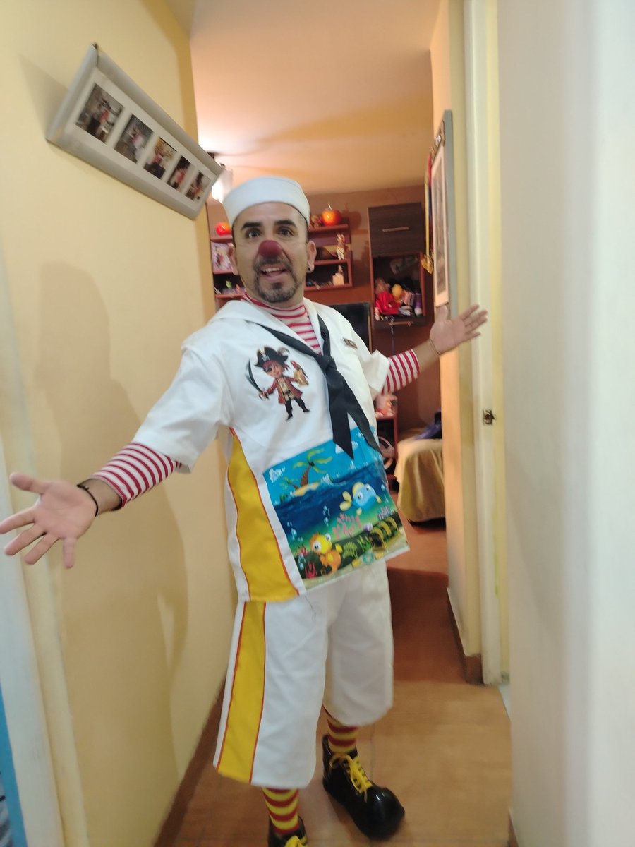Chapulingrone's tweet photo. Les Presento al Grumete  Alivio personaje que ya quedó listo para intervenir en los hospitales, albergues y asilos para llevar alegría y pintar sonrisas.
Agradecer a mis amigos  por ayudarme a realizar este proyecto  que se enfoca en temas de ayuda social. https://t.co/KoWRSzVFtA