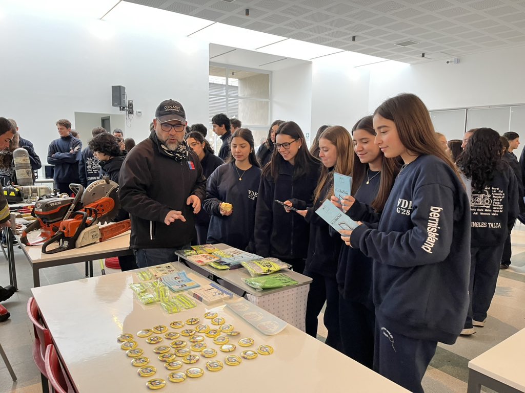 MTTMaule's tweet photo. #AgendaMTT en el marco de la Semana de Seguridad Escolar y Parvularia 2026, @conaset y @Fisca_MTT #RegionMaule participaron en primera jornada organizada por Colegio Inglés de #Talca https://t.co/aHvrkPfKyv