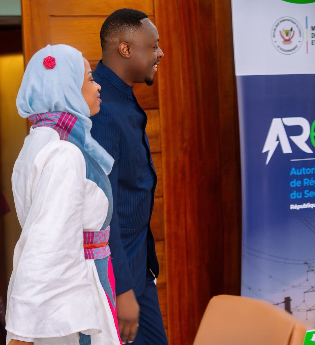 SORAZIZ's tweet photo. J’ai reçu ce jour M. @tedlwamba, DG de la SNEL, notre plus grand et plus ancien opérateur énergétique.
Nos échanges ont porté sur les enjeux liés au réseau de distribution de la SNEL ainsi qu’à sa tarification de commercialisation.
J’ai réaffirmé l’engagement de l’ @AREDRC1 à accompagner, de manière continue, les efforts de modernisation et de transformation du secteur électrique congolais, avec un objectif clair : améliorer durablement la qualité du service et le bien-être des populations.