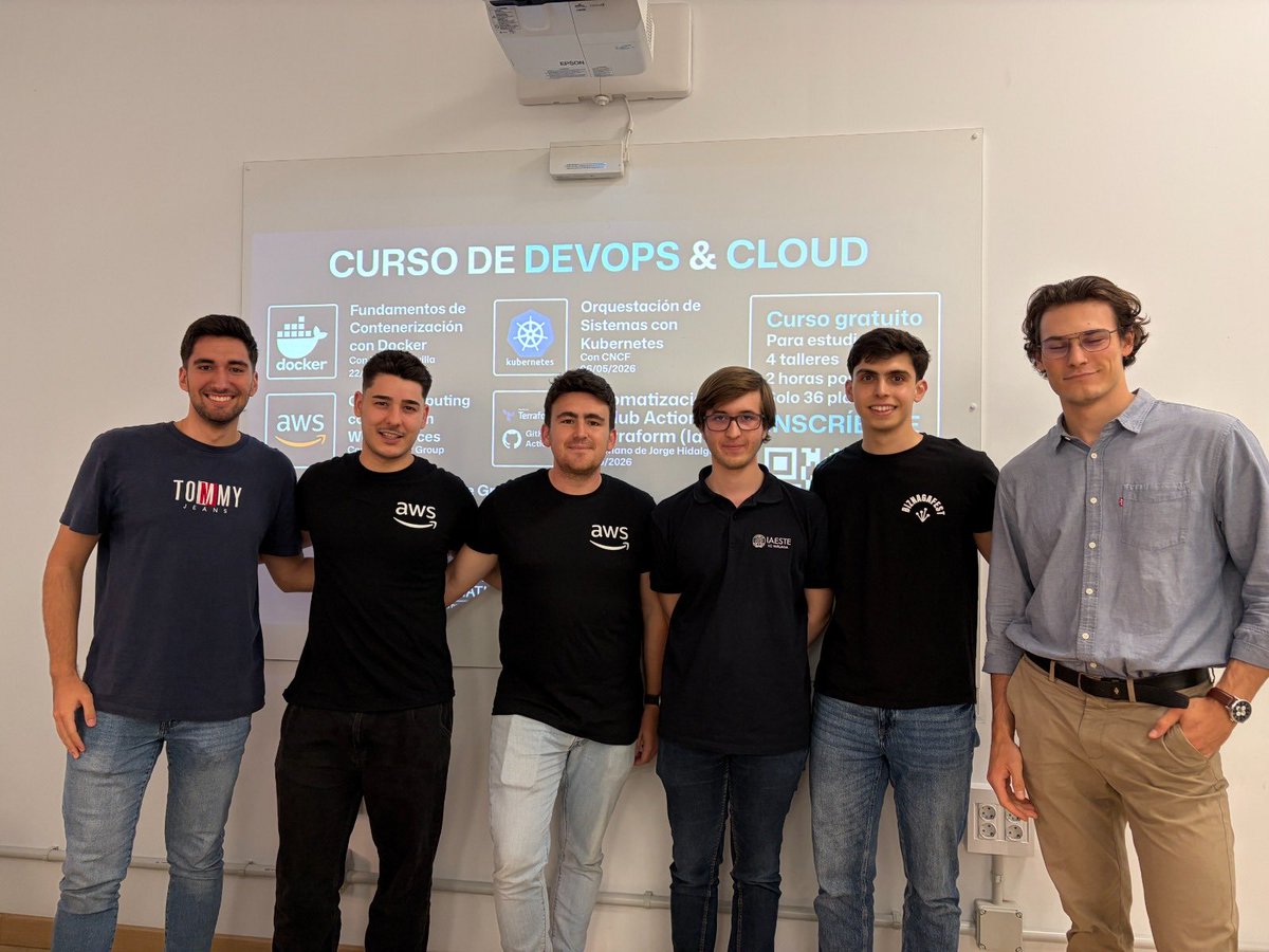 InformaticaUMA's tweet photo. ¡Éxito del Curso de DevOps y Cloud en la ETSI Informática @InformaticaUMA! Queremos agradecer la colaboración clave de los ponentes de Docker Sevilla, AWS User Group Málaga, CNCF Málaga, OpenSouthCode y Málaga JUG por traer sus talleres prácticos y experiencia real a la Escuela. https://t.co/d2xcQJZM8K