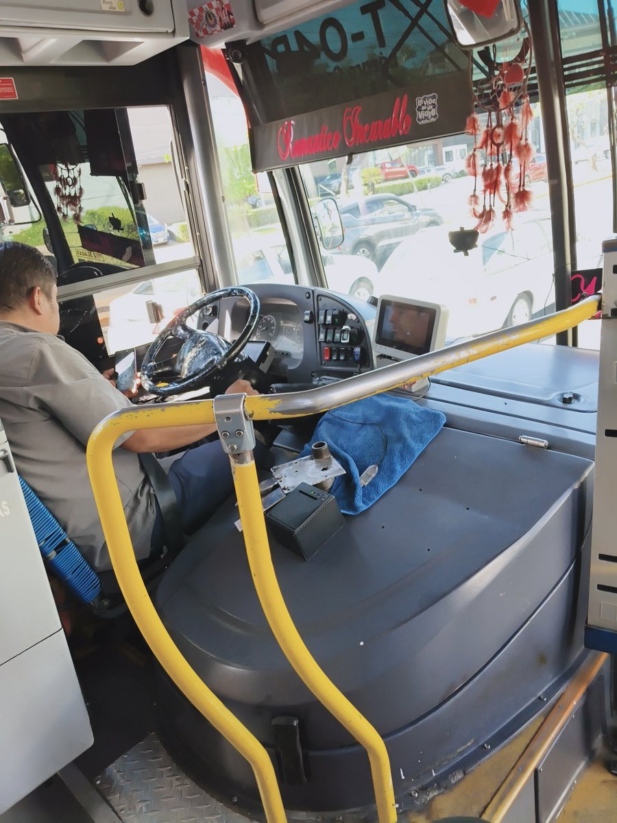 Nikopulido4's tweet photo. En la pendeja @PabloLemusN 
@TransporteJal 
@Trafico_ZMG https://t.co/a48r1kVL60