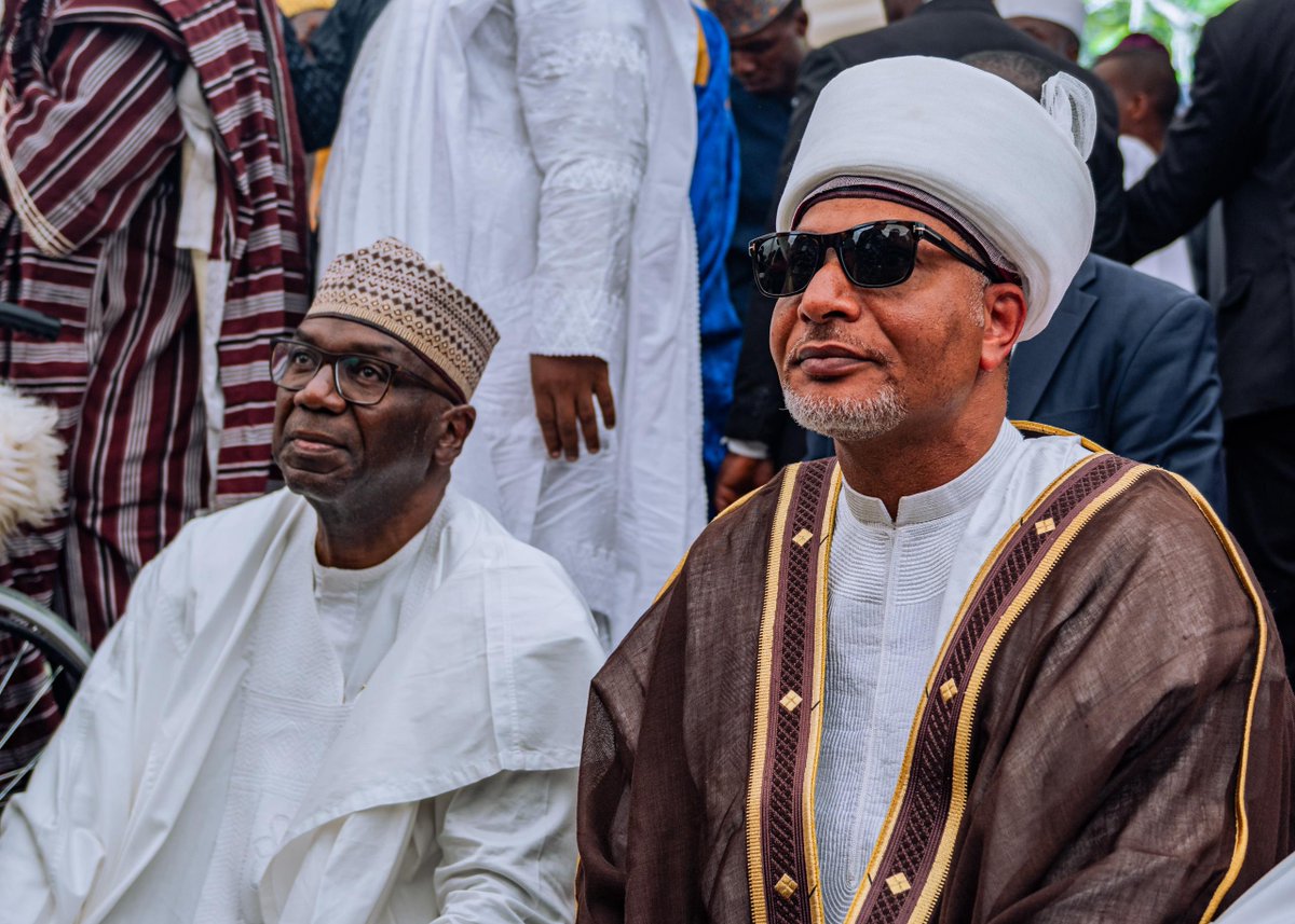 RealMallamSaliu's tweet photo. I joined His Excellency, Governor AbdulRahman AbdulRazaq, CON, the Emir of Ilorin, His Royal Highness, Alhaji (Dr.) Ibrahim Sulu-Gambari, CFR, and other Muslim faithful at the Ilorin Eid Praying Ground to observe the Eid-el-Kabir prayers. https://t.co/Dn5TRxaduT