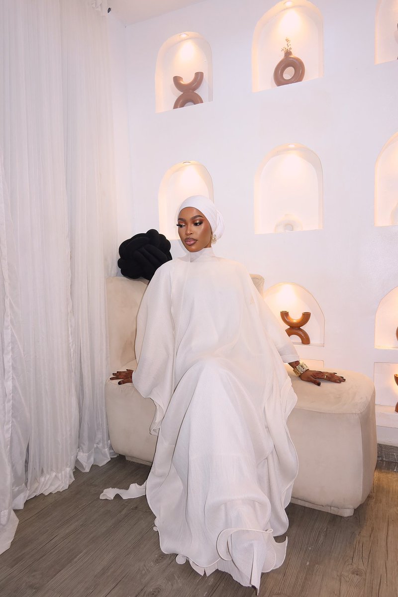 mama_rokky's tweet photo. WHITE OUTFIT🤭❤️ https://t.co/ppCllHVBnt