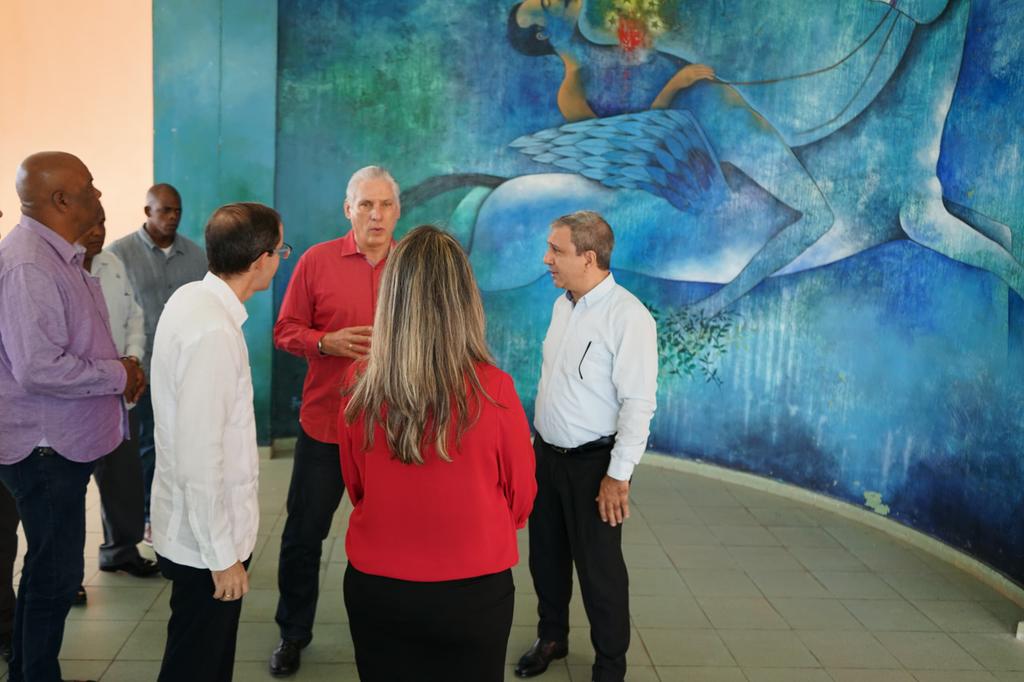 Calibancubano's tweet photo. La @universidad_uci como espacio de #innovación y compromiso social, así aconteció en la visita a nuestra casa de altos estudios de @DiazCanelB, @EdMartDiaz, @WalterBG_MES y @naimatrujillob. Seguimos siendo una tropa conectada al futuro y a la Revolución. https://t.co/fdoBCLis6I
