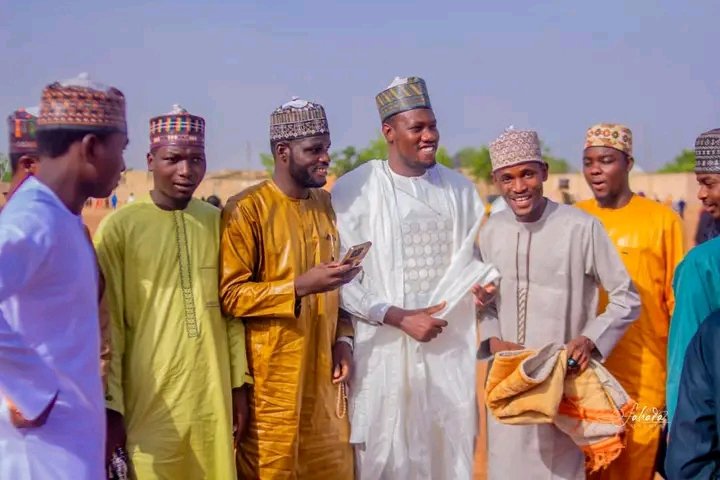 MuhammadATanim1's tweet photo. Eid Al-Adha.

Allah ya maimaita mana.🙏 https://t.co/SAeGuTPeIm