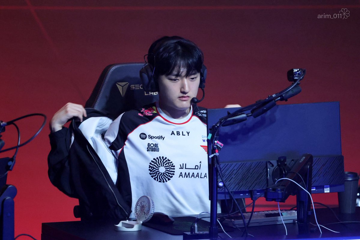 arim_011's tweet photo. 26.05.25 EWC

Young Master 🫣💕

#Peyz #페이즈 https://t.co/1vnwEoe55b