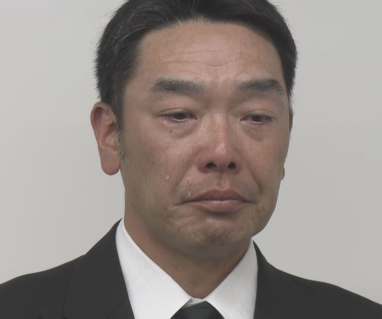 miyas5000's tweet photo. 阿部慎之助前監督の件について。。
リスク回避社会の暴走は、もう始まっているように見える。

本人が警察沙汰を望んでいなかったように見える相談が、制度の側で一気に事件化され、家族関係の修復可能性よりも、組織のリスク回避と世論への迎合が優先される。
そして球団は、事実関係の成熟を待たず、即座に切断する。

これは本当に、正義なのか？
ケアの顔をした管理であり、責任の顔をした過剰防衛ではないのか。