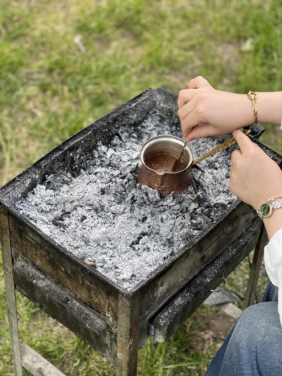 csknn_p's tweet photo. Bir fincan kahveyle gelen sessizlik hissi ☕
Doğa iyi geliyor. https://t.co/X1cRK3qDhH