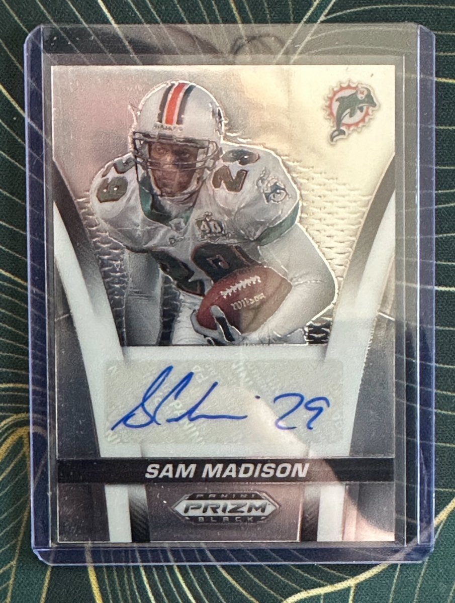 DolfansNYC's tweet photo. Giveaway! 🐬
I want to grow my Dolphins trading cards/collectables IG channel so I’m giving away a @sammaddie29 autograph and an @ojmcduffie81 “Air Slops” rookie card. All you have to do is follow DolfansNYCCards on Insta and tag another Dolphins fan on the most recent post! https://t.co/AV4vAlJxlq