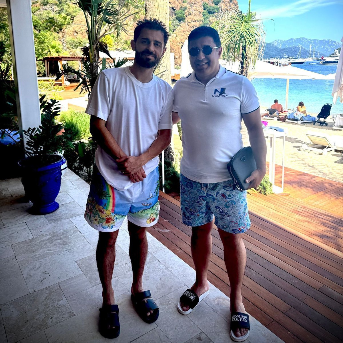 futspors's tweet photo. ⚪️ Bernardo Silva, tatil için Muğla’da. https://t.co/jQk3n2HzNQ