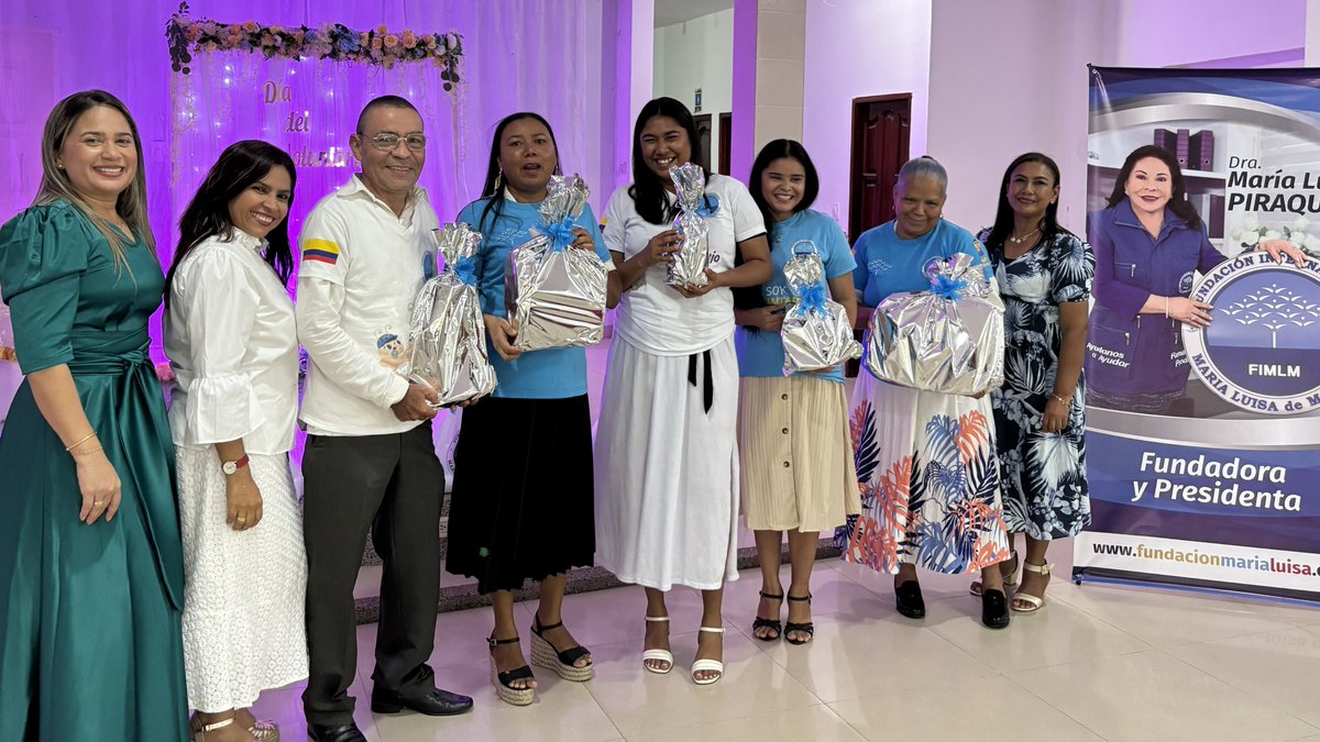 FIMLM's tweet photo. #DíadelVoluntariado | 🌟En una jornada llena de gratitud y alegría, la FIMLM homenajeó a sus voluntarios de Ciénaga • Magdalena, por su entrega y amor al servicio. 💙👕✨

Conoce más: https://t.co/dIHg11e6bn 

#FIMLM #VoluntariosdeCorazon #Voluntariado #Fimlm25Años https://t.co/g82CW6UV1l