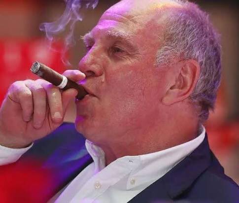 AAlmansuur's tweet photo. Just one sentence and he owned entire fanbase, they barking whole week.

Goat Uli https://t.co/qVt92qbjIZ