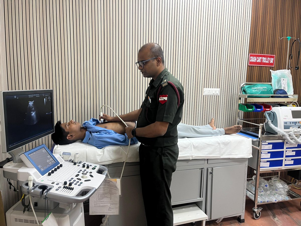 westerncomd_IA's tweet photo. #StrongAndCapable
#OnPathToTransformation
#ImprovingHealthCare
Lt Gen #RajeshPushkar, AVSM, VSM, GOC #KhargaCorps, inaugurated a Cardiac Screening Centre at MH Ambala, for providing state of art facilities like ECHO, TMT, digital Doppler, automatic BP monitoring, 24 hrs holter, Cardiac marker Analyzer, BMI analyzer & Spirometry. The GOC also inspected recently renovated Accident and Emergency Department along with Zonal President AWWA. Both the facilities have given a major fillip to healthcare infrastructure for Ambala Station.
#KhargaCorps
@adgpi
@prodefencechan1