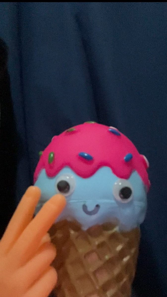 shintarocreates's tweet photo. ngl it's sending me so baaaadd lmaooooo but pls help these dancing Ice Creams see @ITZYofficial! xD
 👉 https://t.co/O0VrIGHCkA

#NOTEthatBEATInfinixChallenge #IceCreamByYUNA #NOTE60Pro
#InfinixPhilippines https://t.co/ZNSR6EMto2