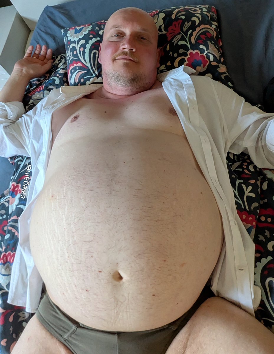 swegainer's tweet photo. Belly rubs... https://t.co/jybHnglpm1