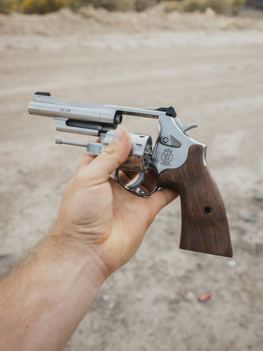 Smith & Wesson Inc. tweet media