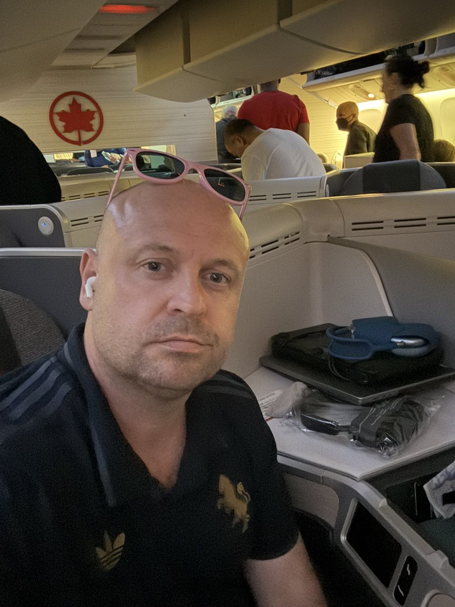 AlanMarch1981's tweet photo. Let’s Do This!! 

Canada here I come ⚽️ https://t.co/nUTLNOwBCN