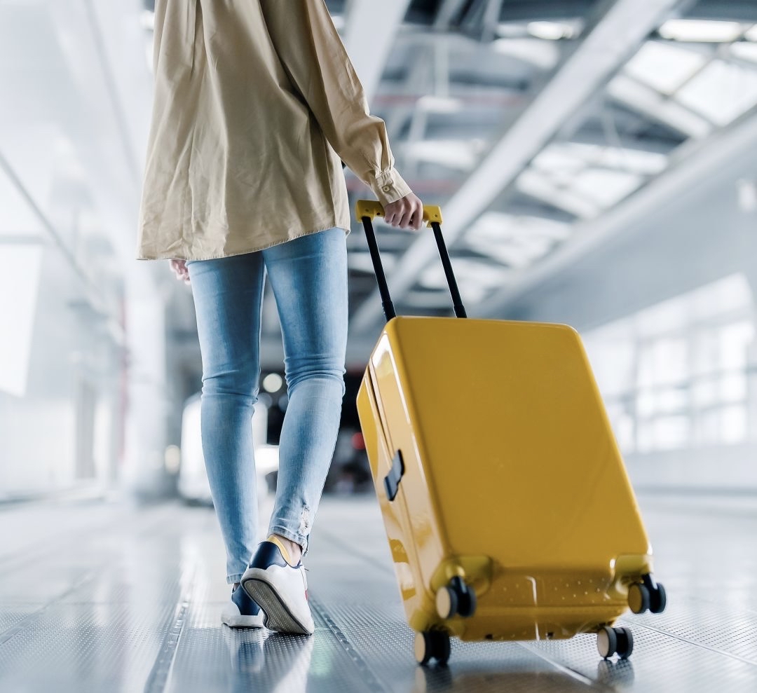 EldoCleaners's tweet photo. Upcoming vacation? From baggage claim disasters to routine luggage repair, we also refresh handbags, revive shoes and bring your favorite pieces back to life! ✈️ 🧳👜👞 https://t.co/FYH6g6ooMY