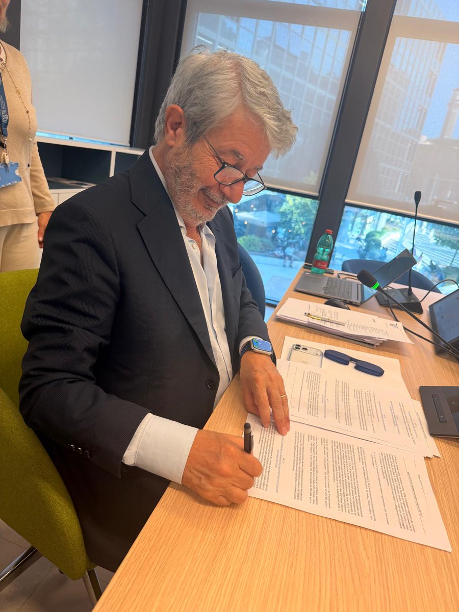aran_agenzia's tweet photo. ‼️@aran_agenzia e #Confederazioni #sindacali hanno sottoscritto #Ipotesi di #CCNQ ripartizione dei #distacchi e #permessi tra le associazioni sindacali rappresentative nei comparti e nelle aree di contrattazione nel triennio 2025-2027 https://t.co/8vL035TAJu