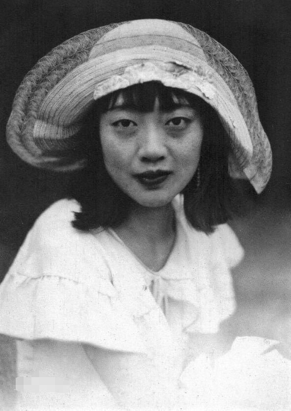 DaQiHuangdi's tweet photo. I will forever mourn Wǎnróng.
Her life was simply too miserable.

Pǔyí was a man unworthy of her.

I pray she was reborn to live a happier fate. https://t.co/n81yNTXMWy