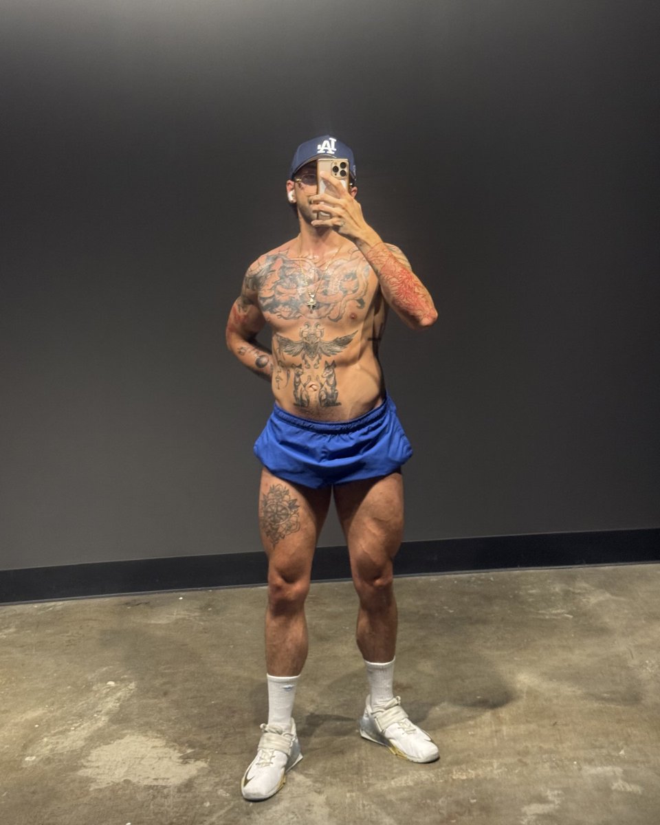 pandemoniumxx's tweet photo. 🙂‍↔️ https://t.co/5Fy5PARO3V
