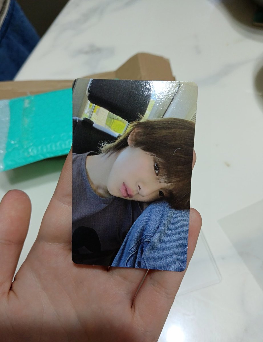 08zkid's tweet photo. ใบปลอมเวอร์ชั่นใหม่มาแล้ว .. (unoff) 
การ์ดหนา สีดูจริงมาก หลังการ์ดโลโก้ขาเล็กไปนะคะตรงตัว H ต้องอ้วนๆหน่อย (เทียบกับใบแท้ของเรารูปที่4) ทุกคนระวังๆนะคะ อย่าไปดีลในจีนมานะคะ ใบนี้ราคาพุ่งมากๆ ใบปลอมเยอะมากๆค่ะ 🫠 https://t.co/vVmGFpM5Tf