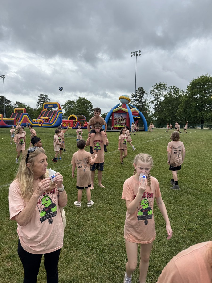 Stafford_INT's tweet photo. Thank you Stafford TownshipDARE for another amazing DARE Day! @StaffordTwpEd @KrDucker https://t.co/SGz5qv6Epa