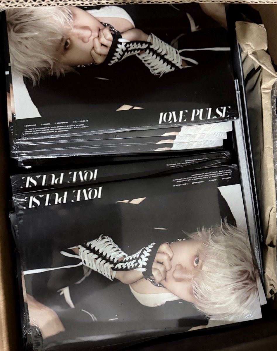 cmynie's tweet photo. สุ่มจาก rt แจก 2 บั้ม (RAW VER.) 

พรี RAW Ver. จองฮวาน 

♡ บั้มละ 150฿ / 2 บั้ม 250฿ 
♡ ได้การ์ดเบเน hellolive 1 ใบ/บั้ม
♡ แถมฟรี‼️ sporty ver. จองฮวาน 1 บั้ม/ออเดอร์

ราคารวมส่ง สนใจ dm ka 🙇🏻‍♀️ 

#ตลาดนัดสมบัติ #ตลาดนัดtreasure #ตลาดนัดเด็กสมบัติ https://t.co/l7jk1d2Ae3