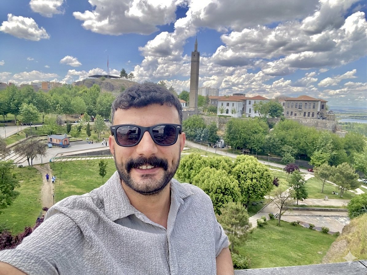özgür tweet media