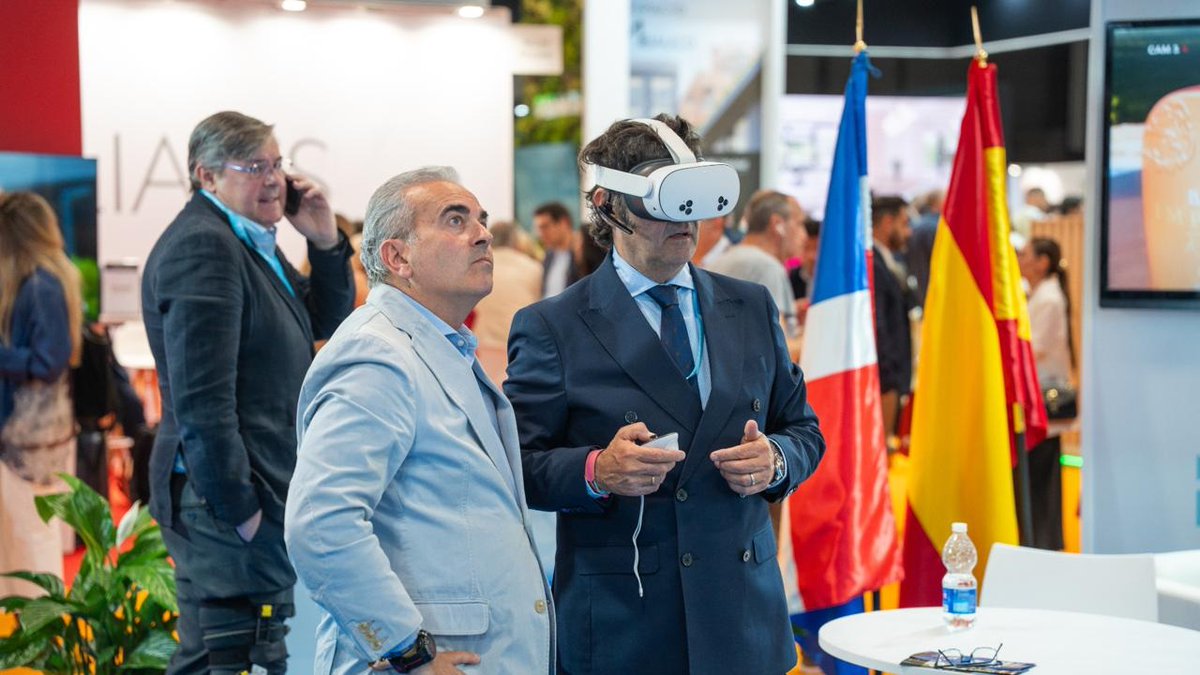 infoturDom's tweet photo. @LARIMARCITY se posiciona en la feria #SIMA2026 en Madrid como referente en la inversión inmobiliaria internacional https://t.co/7DlwY0zFo6 @AdetiRD @fmorenocuevas @Clerhp @Ceo_Clerhp @perguimaky @PresidenciaRD @ALBERTOCAMINERO @Comunicaciondo @prodominicana https://t.co/vnUZSJCRvC
