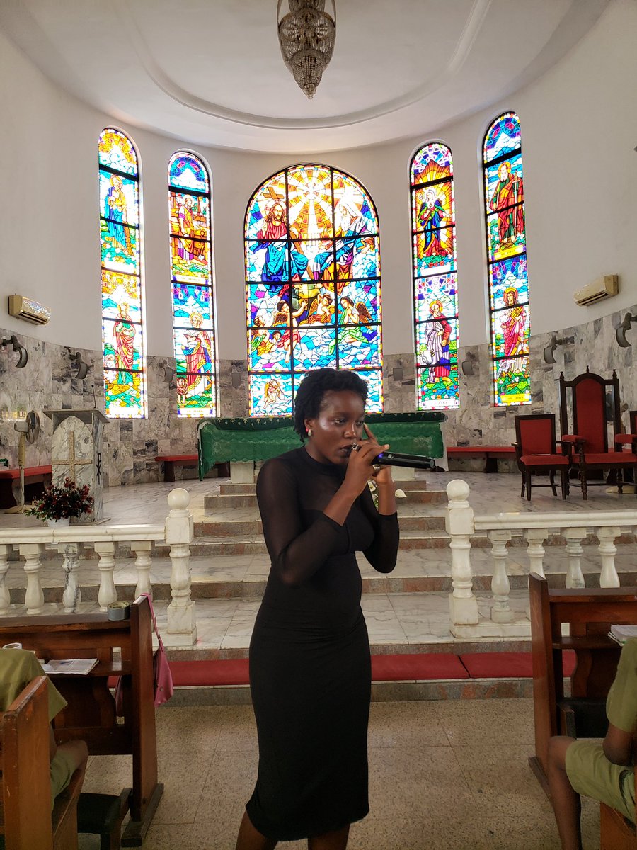 JohnAmaraa's tweet photo. And today, I taught the young men at St Gregory College, Lagos how to shoot a music Video. 

The students at the end of the class shot, directed and edited a visualizer for “Fun”by Rema in the school refectory. 
They did all these for the first time in about 3 hours 🥹🔥 https://t.co/tUivTwU1pp